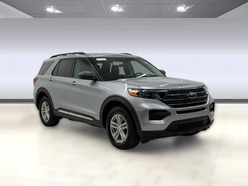 Iconic Silver Metallic 2024 Ford Explorer XLT