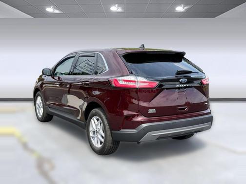 Red 2024 Ford Edge SEL