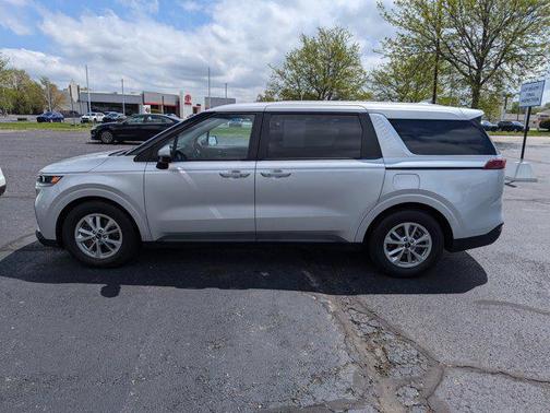 2022 Kia Carnival LXS