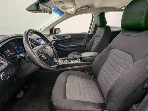 2020 Ford Edge SE