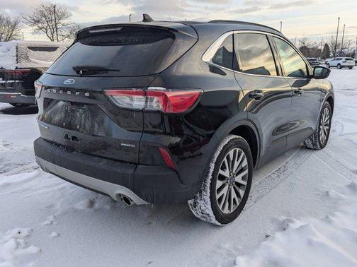 2022 Ford Escape Titanium