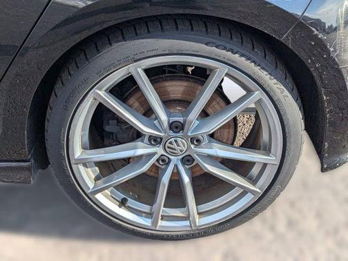 2017 Volkswagen Golf R 2.0T DSG