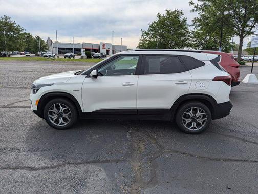 2022 Kia Seltos EX