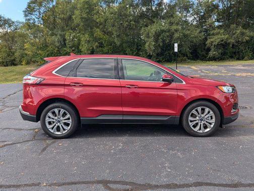 2020 Ford Edge Titanium