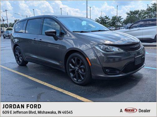 2019 Chrysler Pacifica Touring Plus