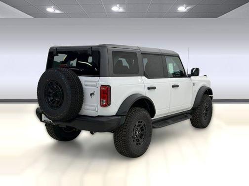 Oxford White 2026 Ford Bronco Big Bend