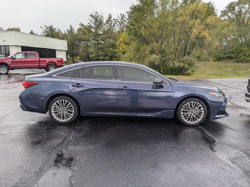 2019 Toyota Avalon Hybrid Limited