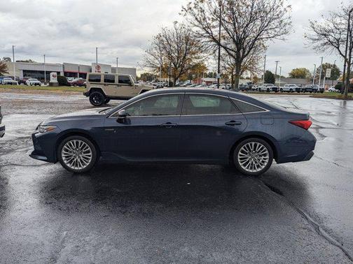 2019 Toyota Avalon Hybrid Limited