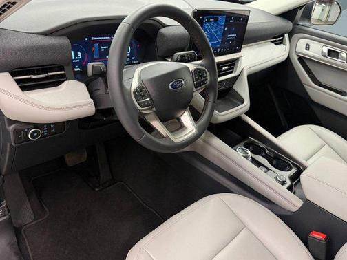 Space White Metallic 2026 Ford Explorer Active