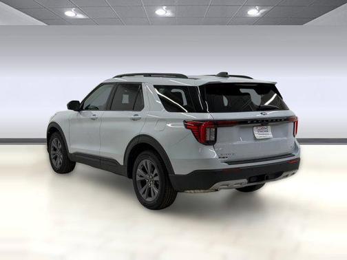Space White Metallic 2026 Ford Explorer Active