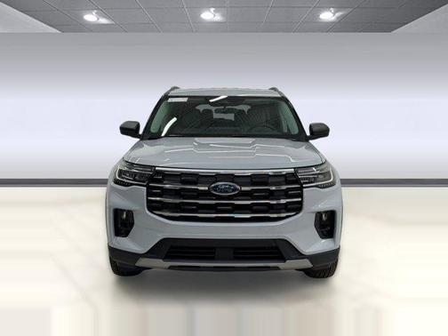 Space White Metallic 2026 Ford Explorer Active