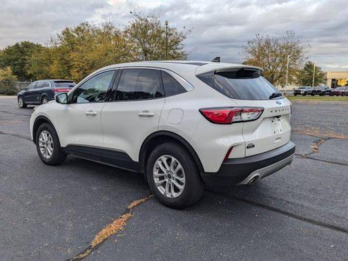 2020 Ford Escape SE
