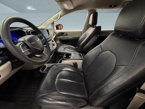 Velvet Red Pearlcoat 2022 Chrysler Pacifica Hybrid Touring L