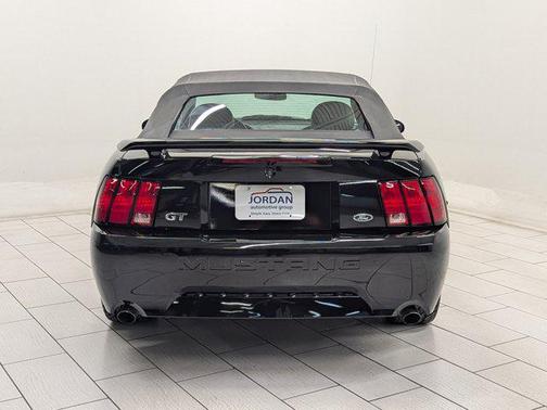 2004 Ford Mustang GT