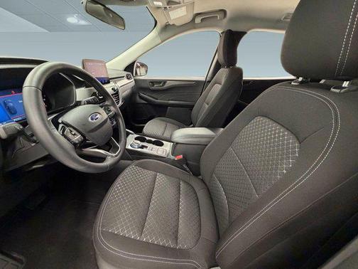 Iconic Silver Metallic 2023 Ford Escape Active
