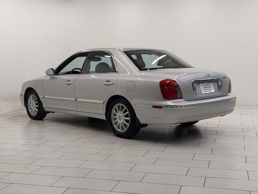 2005 Hyundai XG350 L