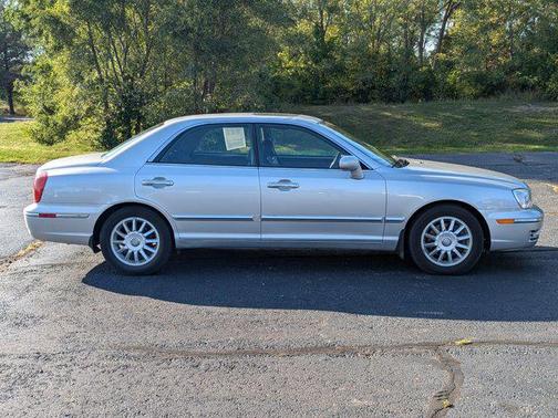 2005 Hyundai XG350 L