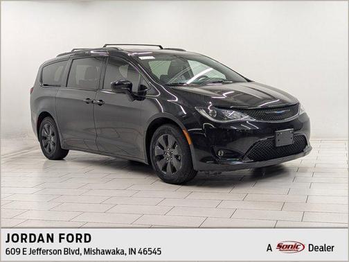 2020 Chrysler Pacifica Hybrid Touring L