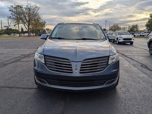 2019 Lincoln MKT Reserve
