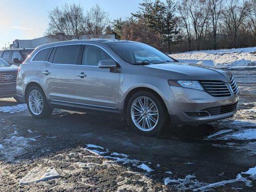 2019 Lincoln MKT Reserve