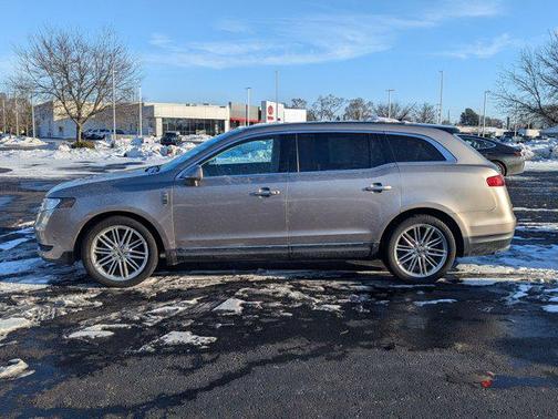 2019 Lincoln MKT Reserve