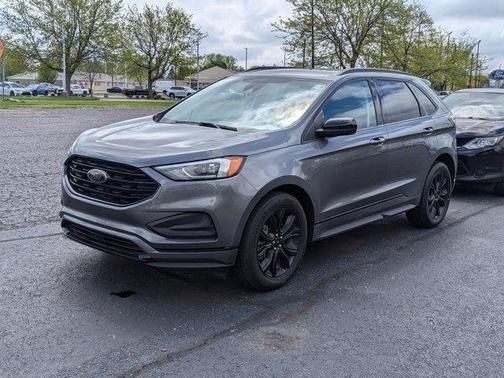 2022 Ford Edge SE