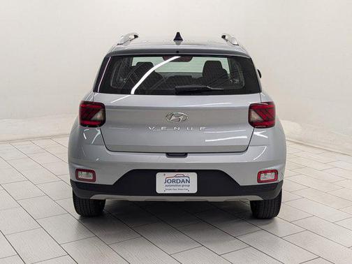 2022 Hyundai VENUE SEL