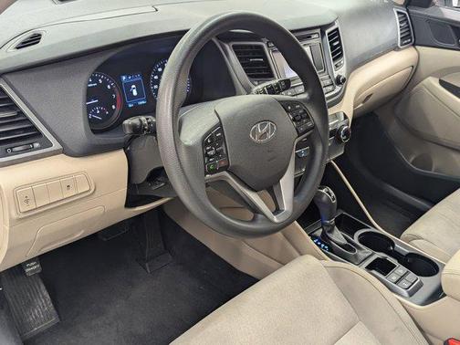 2017 Hyundai TUCSON SE