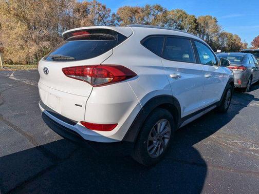 2017 Hyundai TUCSON SE