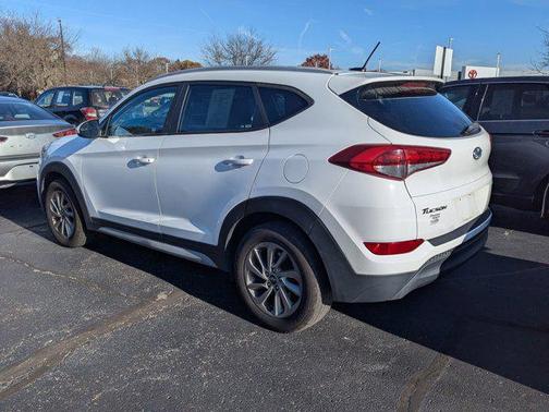2017 Hyundai TUCSON SE