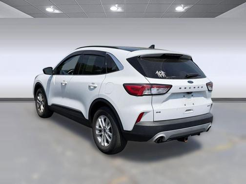 Oxford White 2022 Ford Escape SE