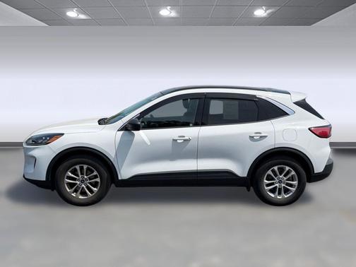Oxford White 2022 Ford Escape SE