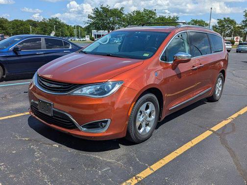 2018 Chrysler Pacifica Hybrid Limited