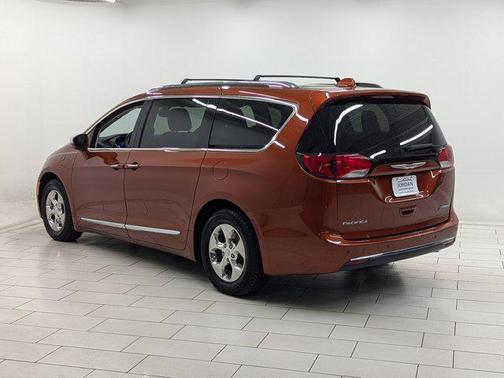 2018 Chrysler Pacifica Hybrid Limited