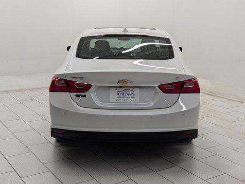 2017 Chevrolet Malibu 1LT