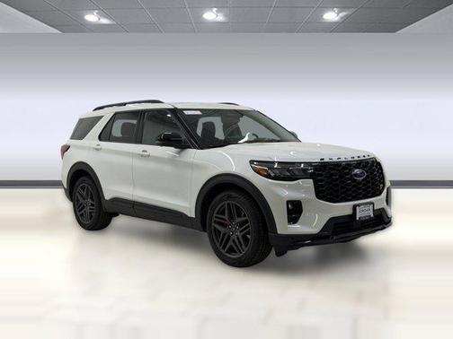 Star White Metallic Tri-Coat 2026 Ford Explorer ST