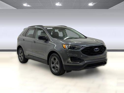 Carbonized Gray Metallic 2022 Ford Edge SEL
