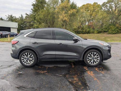 2020 Ford Escape Titanium