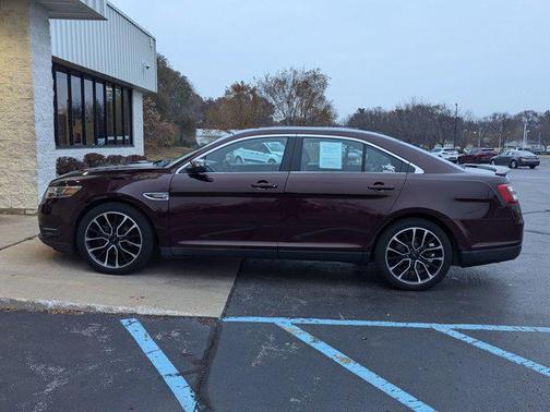 2019 Ford Taurus Limited