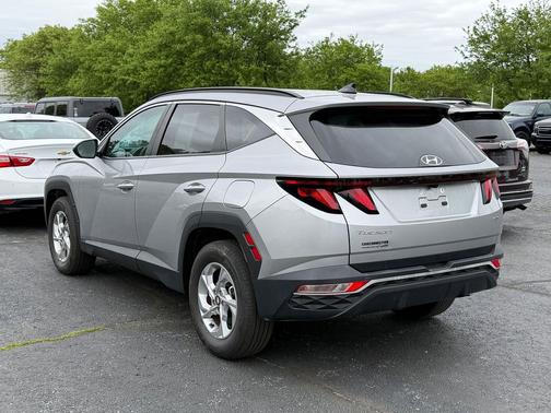 Shimmering Silver 2024 Hyundai TUCSON SEL