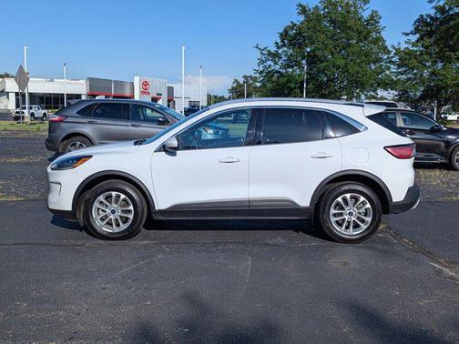 2020 Ford Escape SE