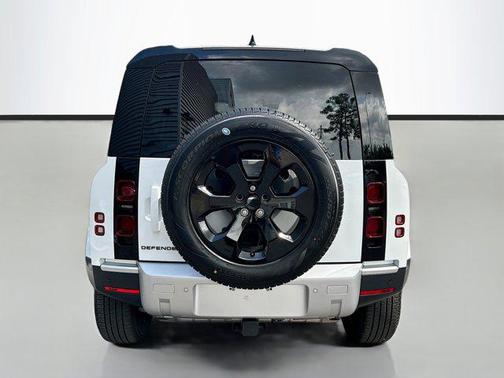 2025 Land Rover Defender 110 P400 S