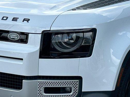 2025 Land Rover Defender 110 P400 S
