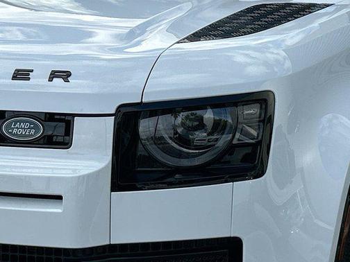 2025 Land Rover Defender 110 P500 X-Dynamic SE