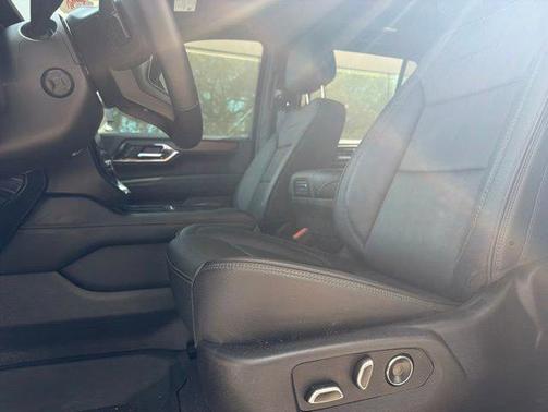 White Frost Tricoat 2025 GMC Yukon Denali
