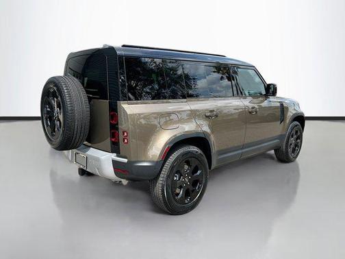 2025 Land Rover Defender 110 P300
