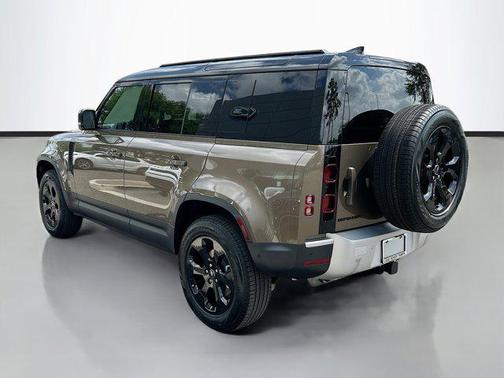 2025 Land Rover Defender 110 P300