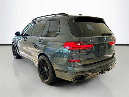 2022 BMW X7 M50i