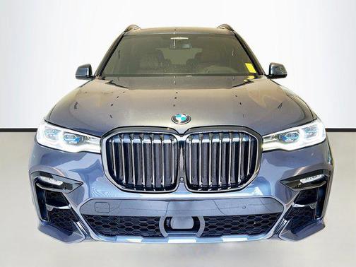 2022 BMW X7 M50i