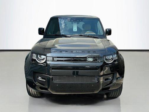 2025 Land Rover Defender 110 V8